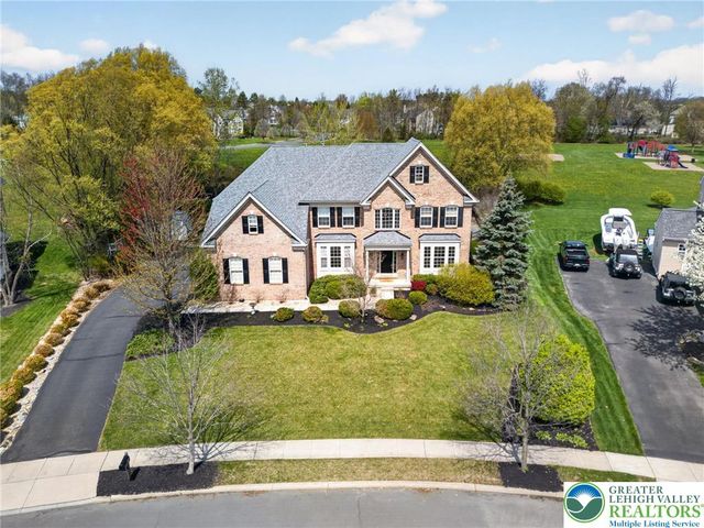 6819 Radcliffe Court, Lower Macungie Twp, PA 18062