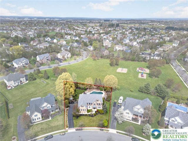 6819 Radcliffe Court, Lower Macungie Twp, PA 18062