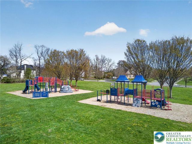 6819 Radcliffe Court, Lower Macungie Twp, PA 18062