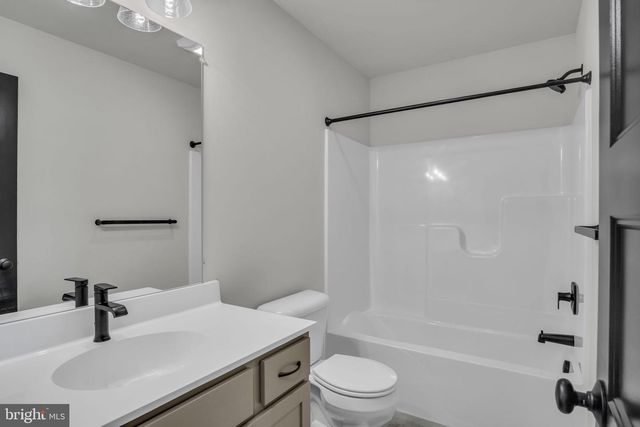 18 MORGAN CIR #006-01, Carlisle, PA 17013