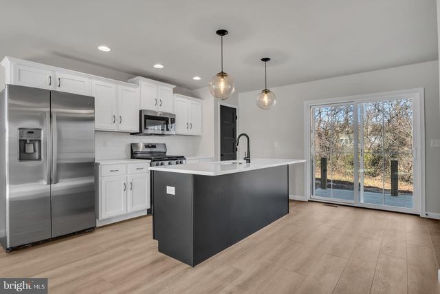 18 MORGAN CIR #006-01, Carlisle, PA 17013