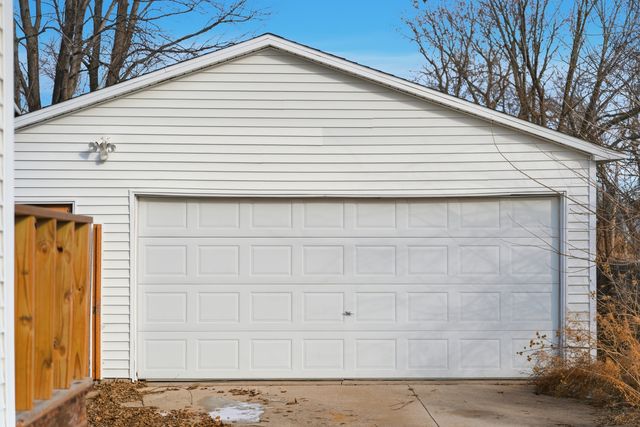 1507 W 9th Street, Dixon, IL 61021