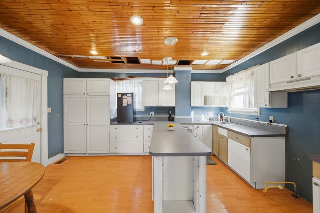 1507 W 9th Street, Dixon, IL 61021