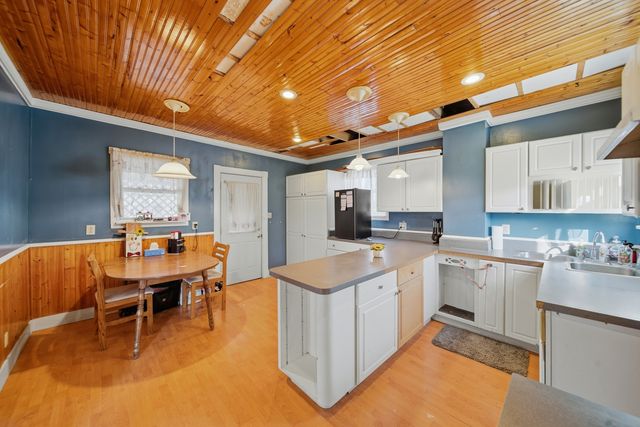 1507 W 9th Street, Dixon, IL 61021