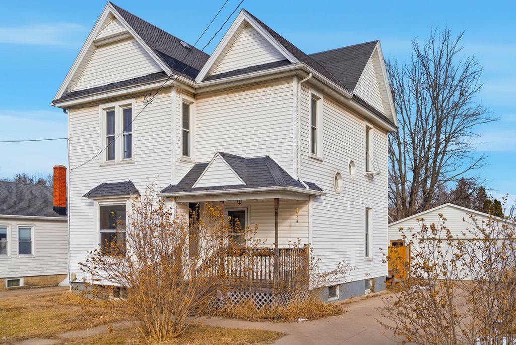 1507 W 9th Street, Dixon, IL 61021