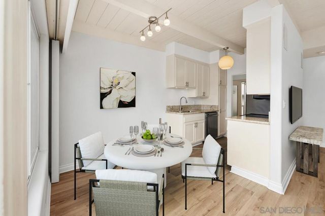 4013 Crown Point Dr 2, San Diego, CA 92109