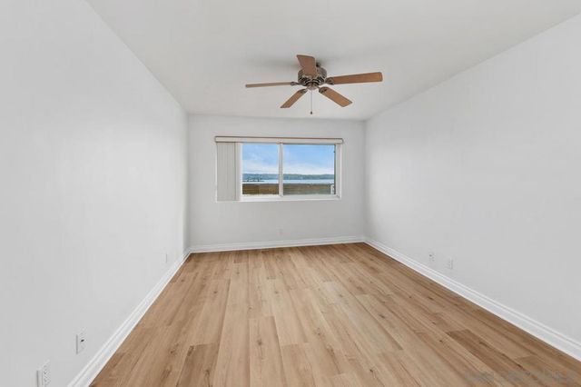 4013 Crown Point Dr 2, San Diego, CA 92109