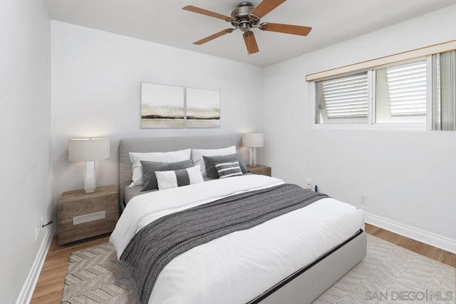 4013 Crown Point Dr 2, San Diego, CA 92109