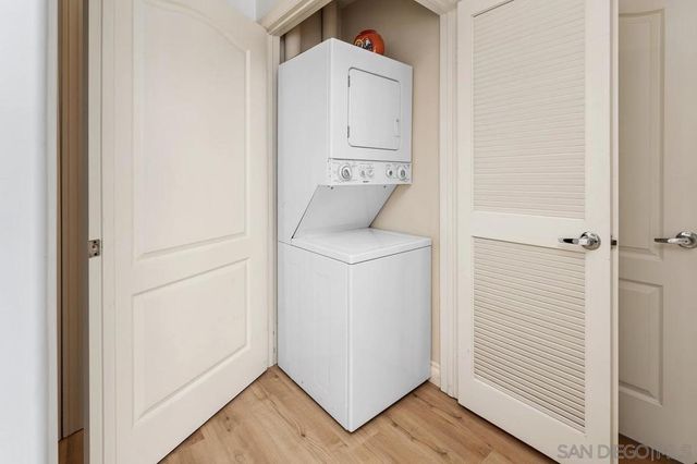 4013 Crown Point Dr 2, San Diego, CA 92109