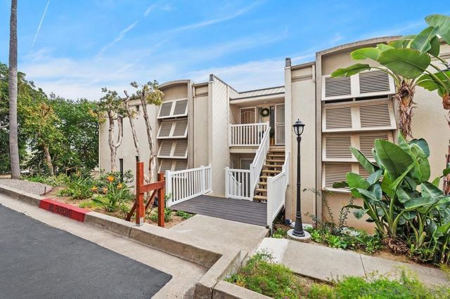 4013 Crown Point Dr 2, San Diego, CA 92109