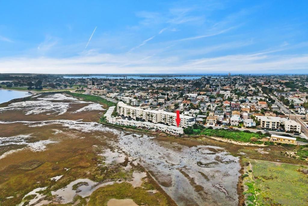 4013 Crown Point Dr 2, San Diego, CA 92109