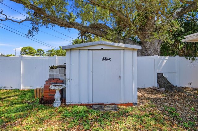 2483 66TH TERRACE S, St Petersburg, FL 33712