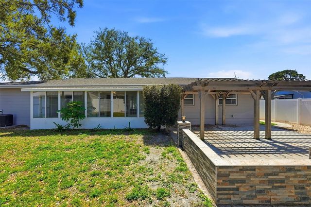 2483 66TH TERRACE S, St Petersburg, FL 33712