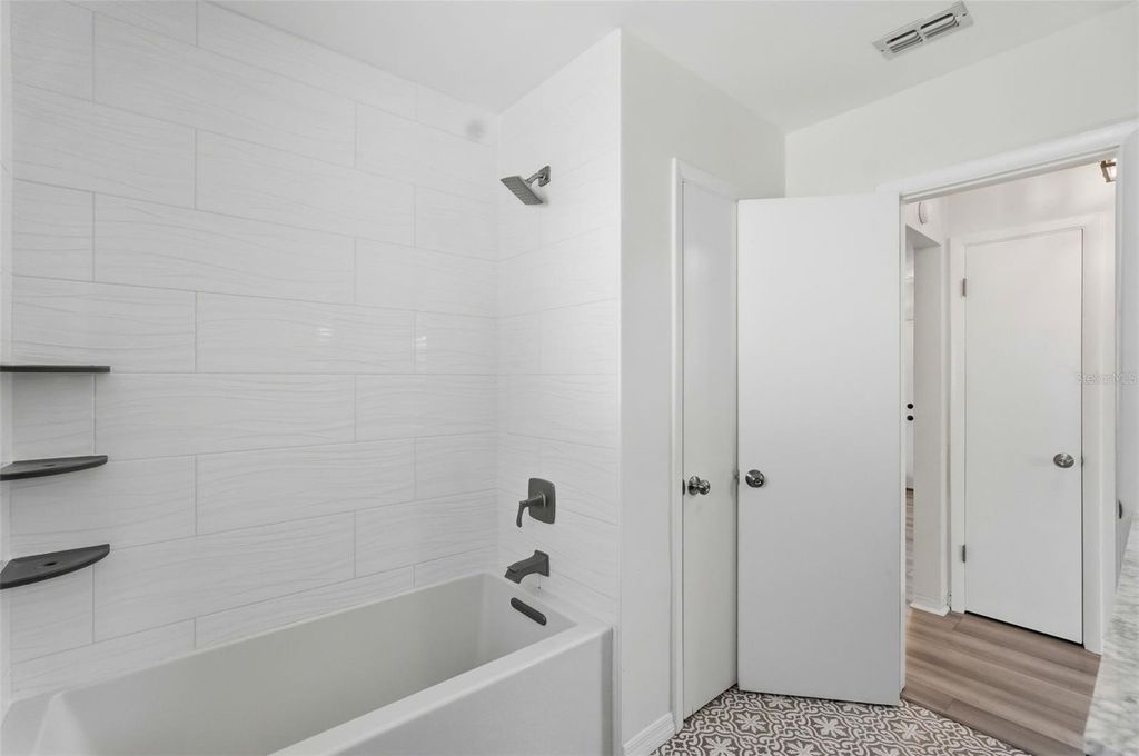 Image 22 of property listing at 2483 66TH TERRACE S, St Petersburg, FL 33712