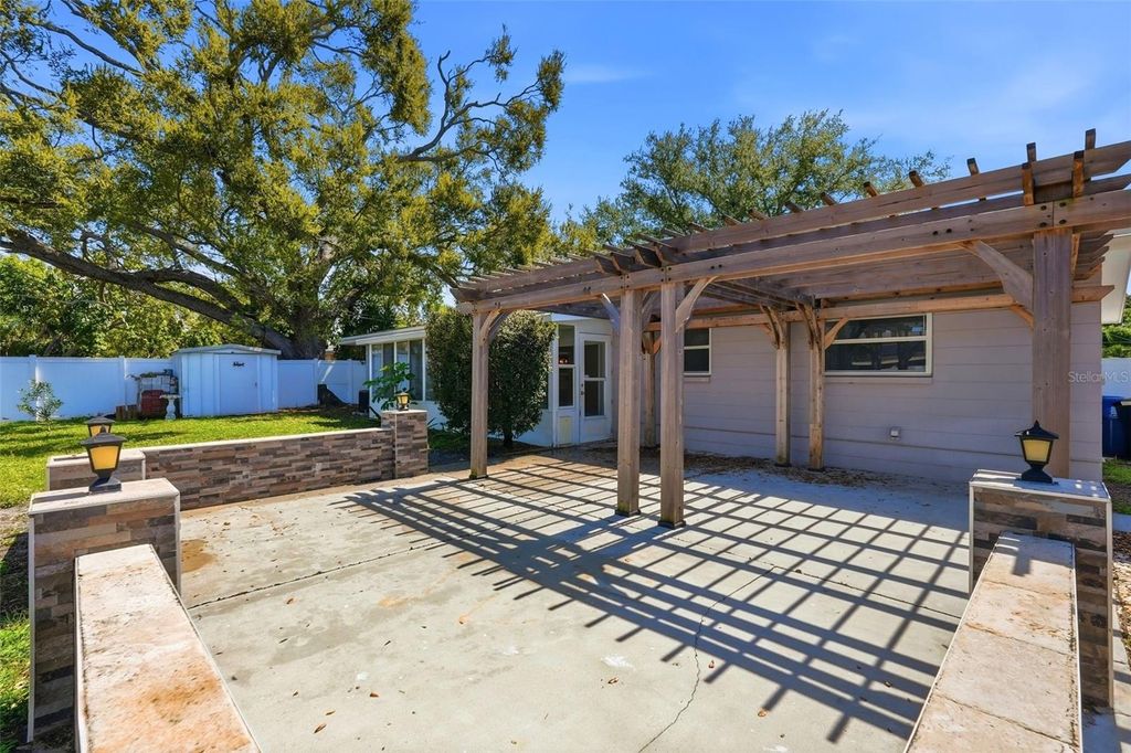 Image 30 of property listing at 2483 66TH TERRACE S, St Petersburg, FL 33712