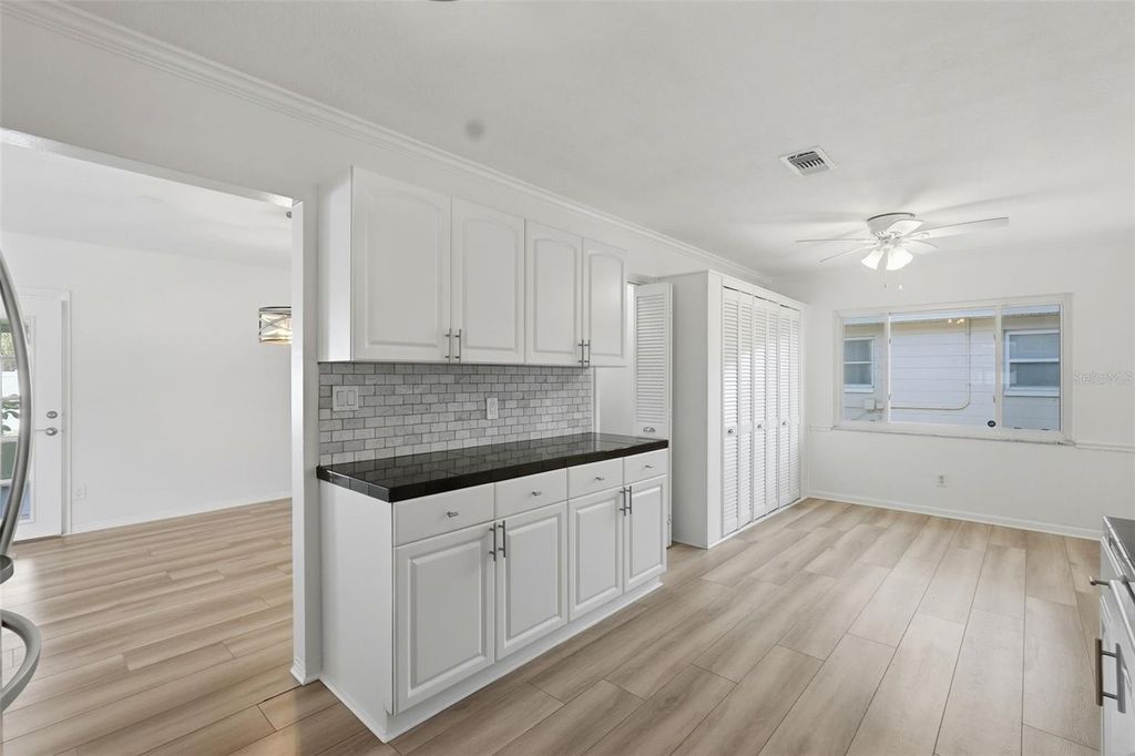 Image 5 of property listing at 2483 66TH TERRACE S, St Petersburg, FL 33712