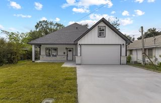 214 S 14th 1/2 St, Nederland, TX 77627