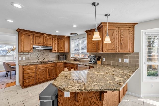 8921 S SHADY MEADOW DR, Sandy, UT 84093