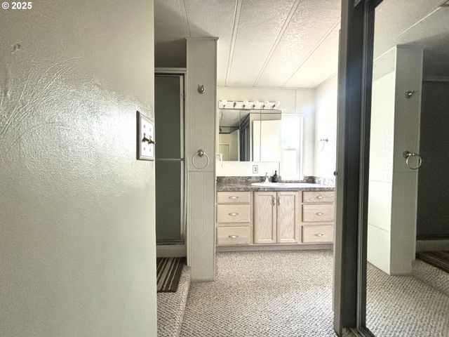 1600 E RHODODENDRON Dr 29, Florence, OR 97439