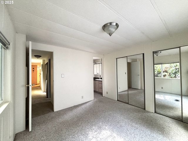 1600 E RHODODENDRON Dr 29, Florence, OR 97439