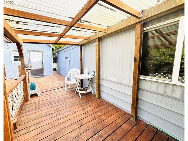 1600 E RHODODENDRON Dr 29, Florence, OR 97439