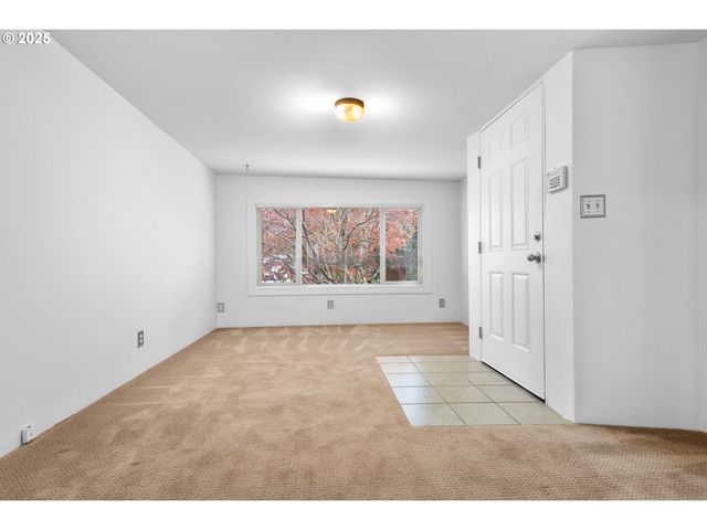 1600 E RHODODENDRON Dr 29, Florence, OR 97439