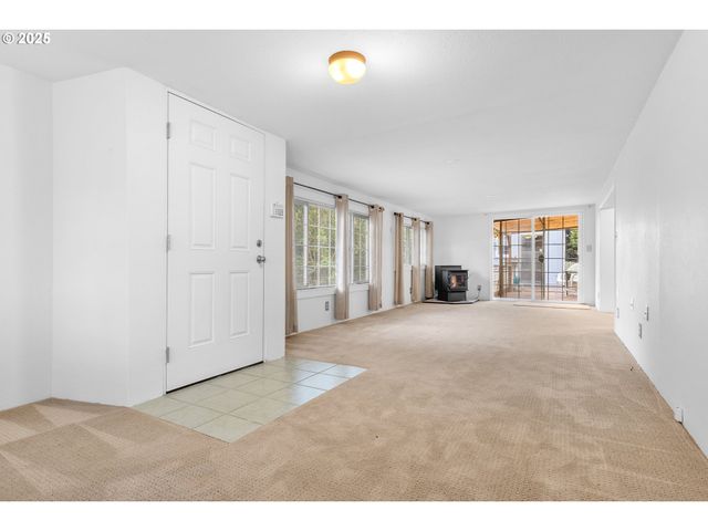 1600 E RHODODENDRON Dr 29, Florence, OR 97439