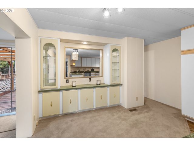 1600 E RHODODENDRON Dr 29, Florence, OR 97439