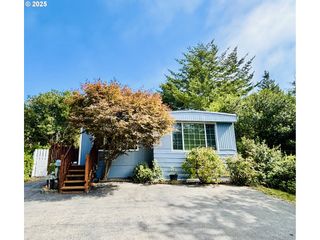 1600 E RHODODENDRON Dr 29, Florence, OR 97439