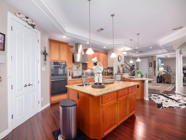 1 S Pintail Street, La Marque, TX 77568