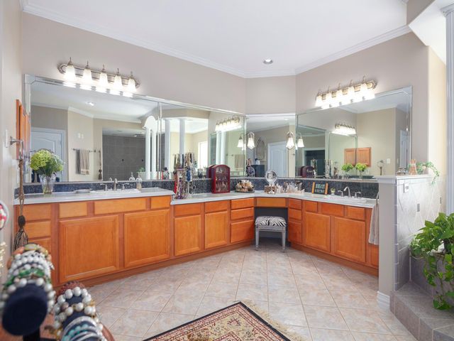 1 S Pintail Street, La Marque, TX 77568