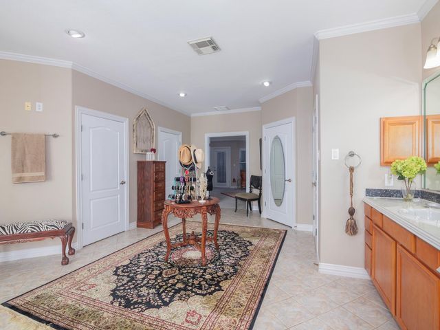 1 S Pintail Street, La Marque, TX 77568