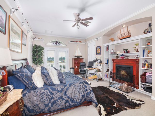 1 S Pintail Street, La Marque, TX 77568