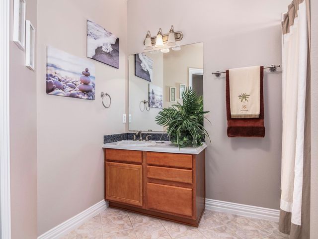 1 S Pintail Street, La Marque, TX 77568