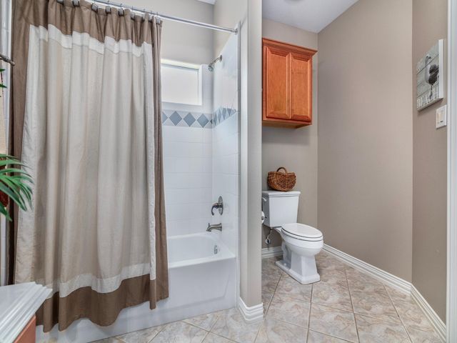 1 S Pintail Street, La Marque, TX 77568