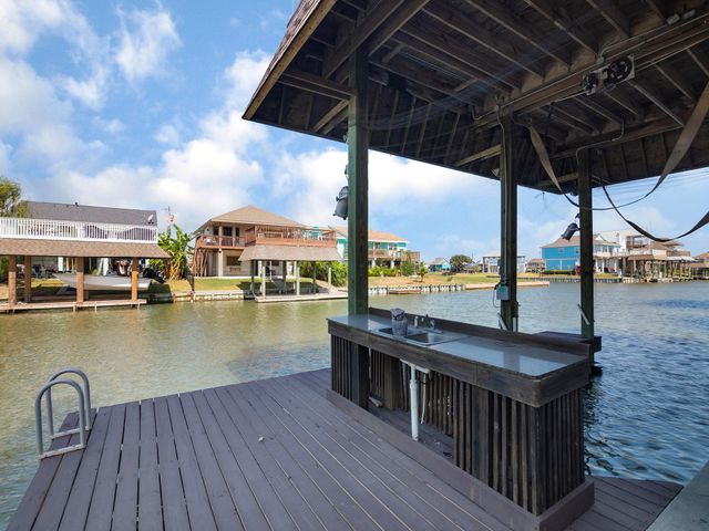 1 S Pintail Street, La Marque, TX 77568
