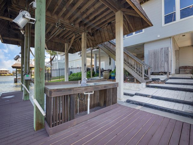 1 S Pintail Street, La Marque, TX 77568