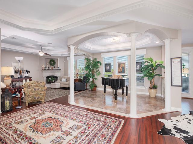 1 S Pintail Street, La Marque, TX 77568