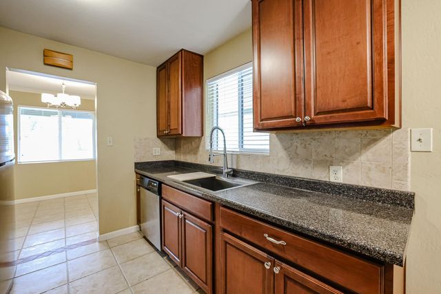 1005 E Cavalier Drive, Phoenix, AZ 85014
