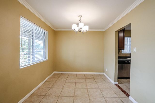 1005 E Cavalier Drive, Phoenix, AZ 85014