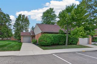 3865 Old Creek Road, Troy, MI 48084