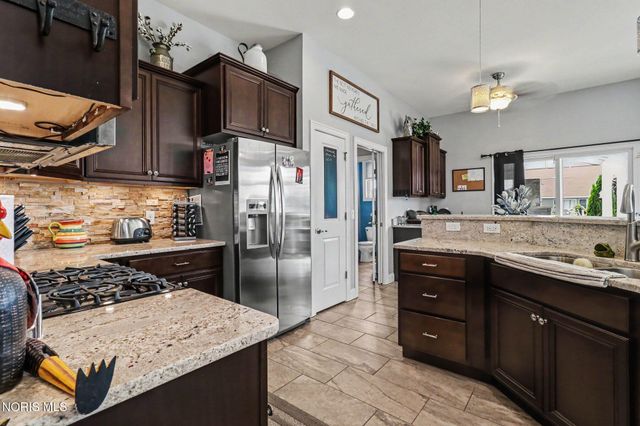 10711 Shayni Lane, Whitehouse, OH 43571