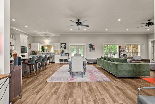 18 Brookeview Drive, Greenbrier, AR 72058