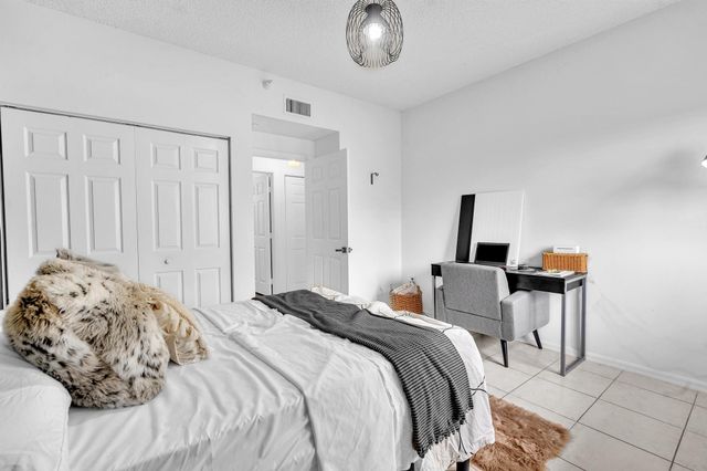 7775 Southampton Ter 405, Tamarac, FL 33321