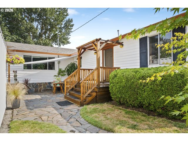 5747 Ne AINSWORTH St, Portland, OR 97218