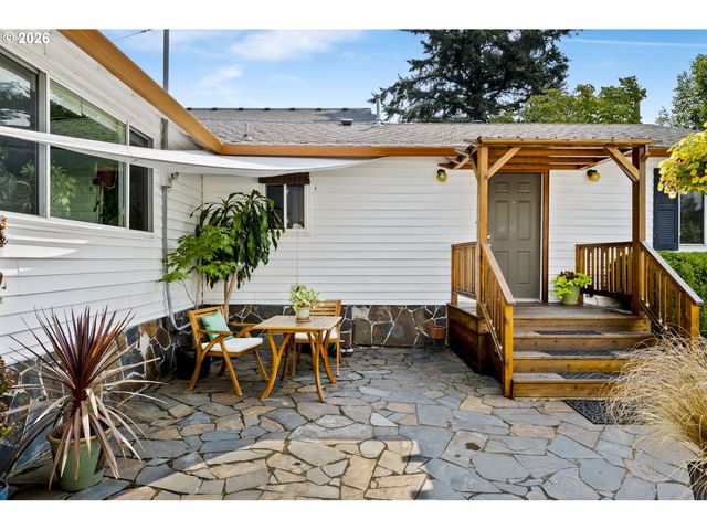 5747 Ne AINSWORTH St, Portland, OR 97218