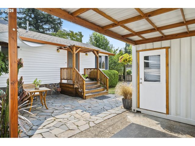 5747 Ne AINSWORTH St, Portland, OR 97218