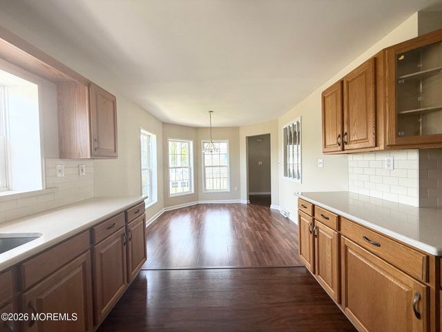 11 Rocky Hill Road, Manahawkin, NJ 08050