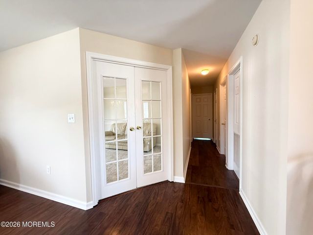 11 Rocky Hill Road, Manahawkin, NJ 08050