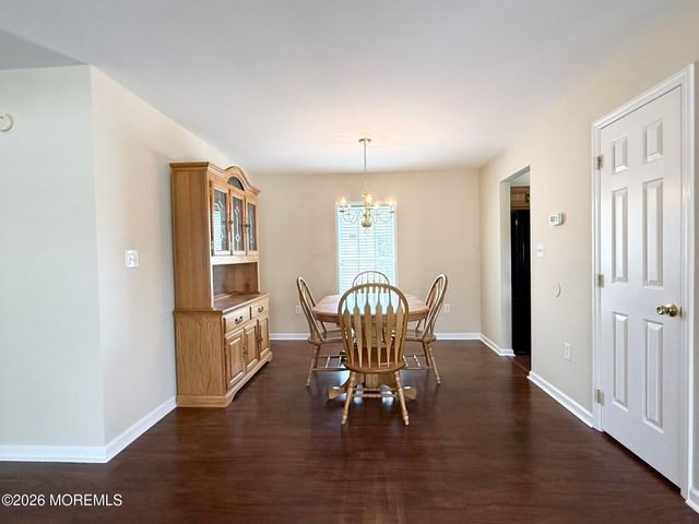 11 Rocky Hill Road, Manahawkin, NJ 08050